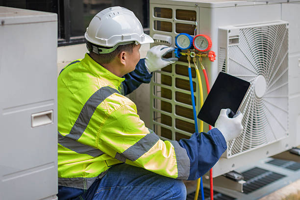 Professional Emergency Hvac Repair technician working in Rochelle Park, NJ